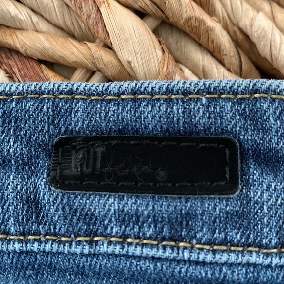 Kut from the Kloth Natalie Crop sz 10 - Picture 12 of 13